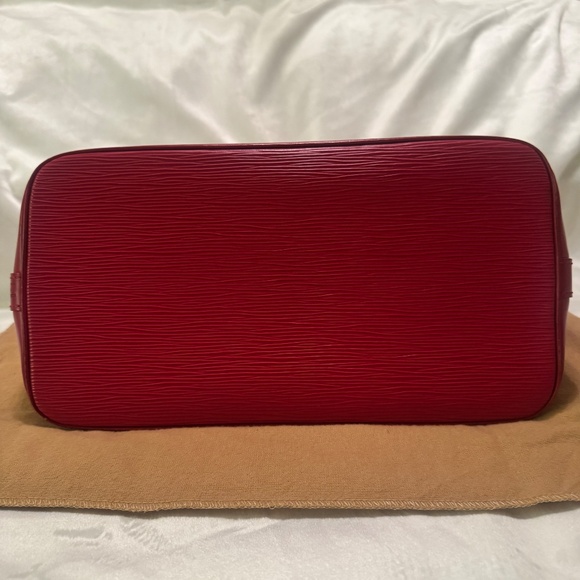 LOUIS VUITTON ALMA EPI LEATHER HANDBAG - Picture 8 of 9